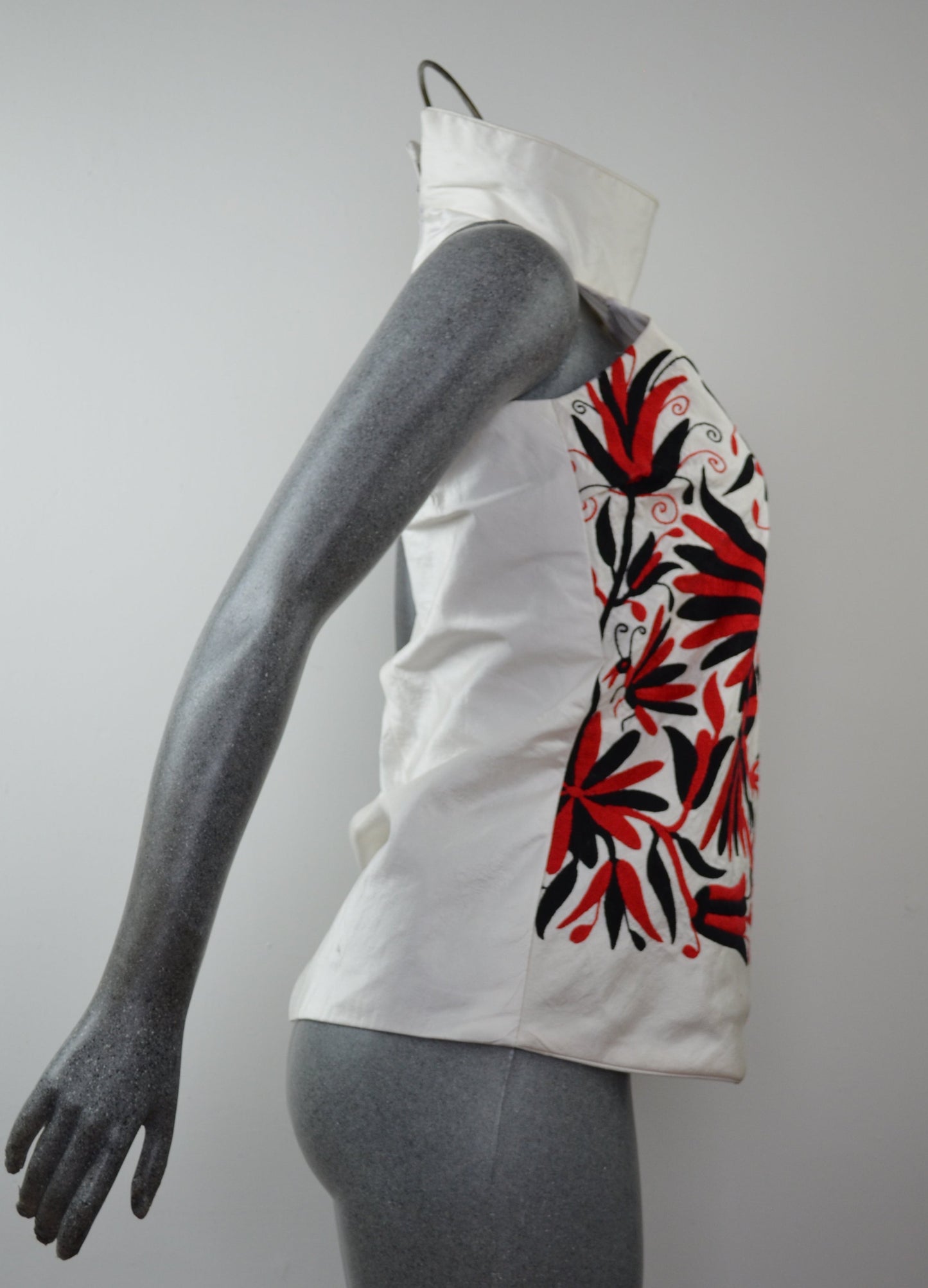 Blusa bordada artesanal